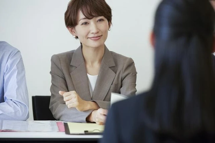 pros-of-graduate-recruitment2.webp